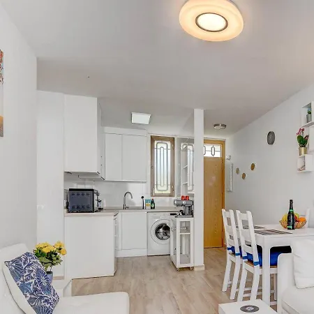 Appartamento Stylish Flat And Pool With 3 Rooms, Sleeps 6, Cristianos *