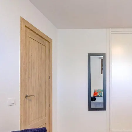 Apartment Stylish Flat And Pool With 3 Rooms, Sleeps 6, Cristianos